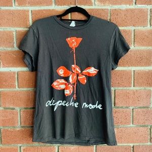 MADEWORN Vintage Rock Graphic Tee in XS